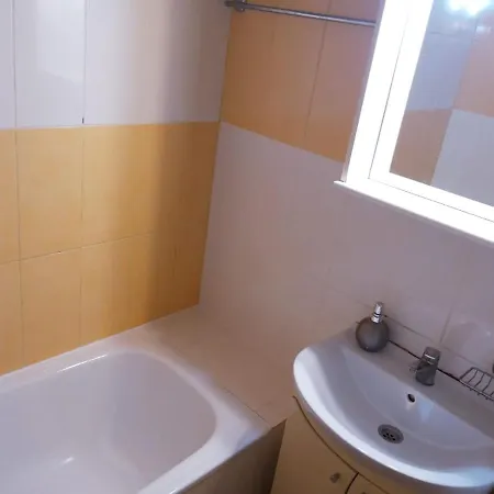 Apartament Piscina Maya Villa *